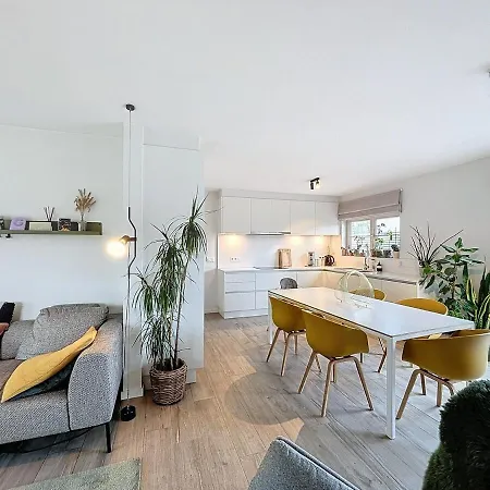Maison Au'gust - *